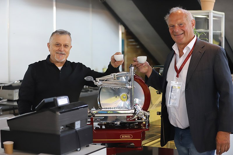 Zu Besuch bei Raffaele Gagliardi - Ein Espresso vom Maestro höchst Persönlich am Stand von Pino